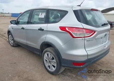 2015 Ford Escape S z USA, uszkodzony, nr VIN 1FMCU0F79FUB23122